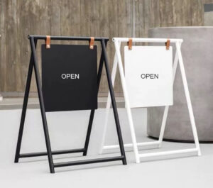 バリケードサインのムラタ 展示板 アクリル QRコード 掲示 展示 WEBサイト